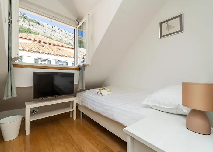 Lumin Guest House
