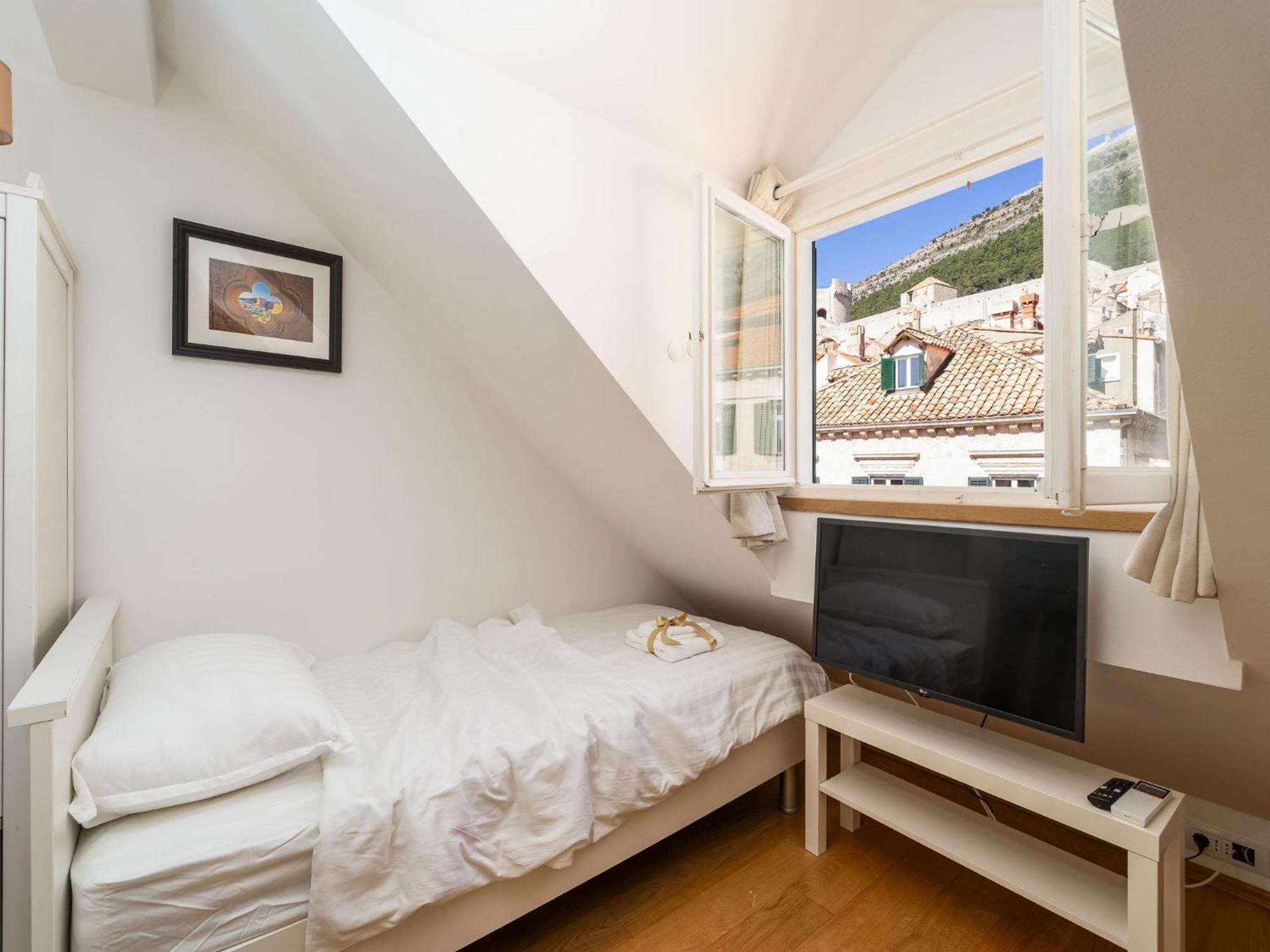 Lumin Guest house 3*